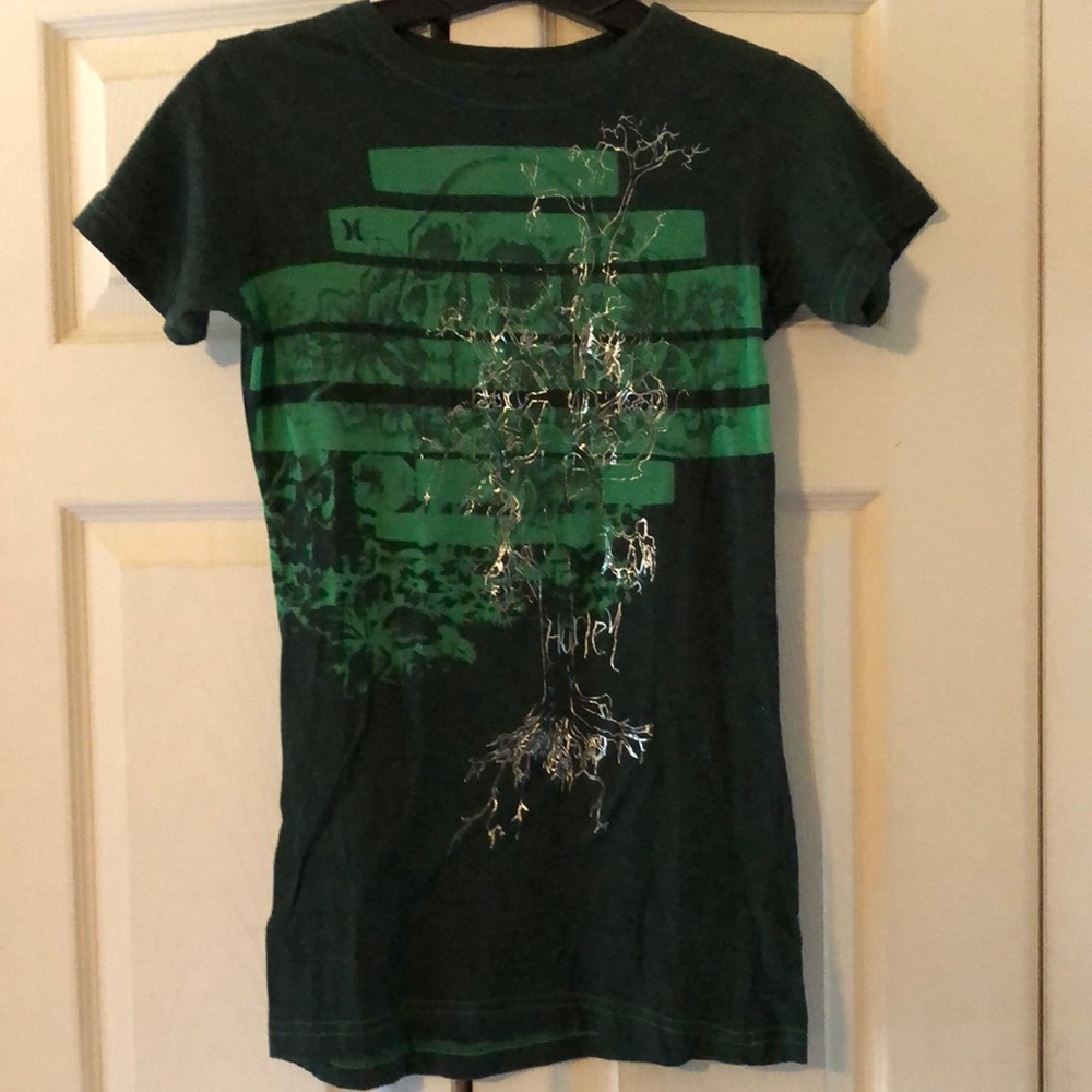 Pre loved size Small ladies Hurley tee skull and tree graphic